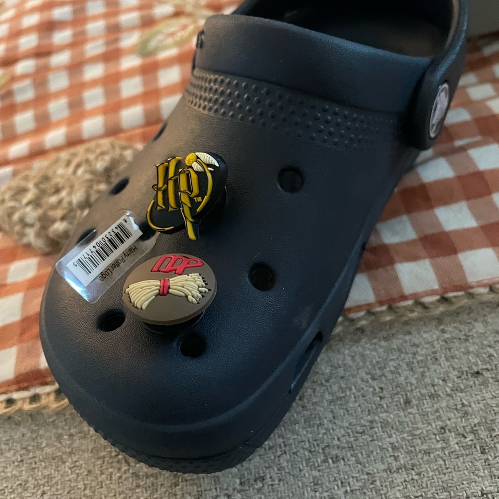 Crocs Harry Potter jibbitz 2 bundle - Picture 2 of 5